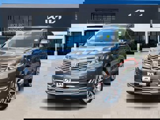 Used 2017 Lincoln MKX Reserve w/ Driver Assistance Package image 1