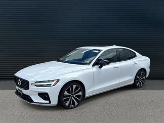 Certified 2022 Volvo S60 B5 Momentum w/ Advanced Package image 1