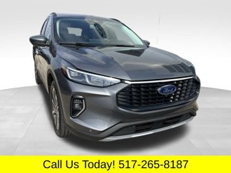 Used 2023 Ford Escape Platinum image 1