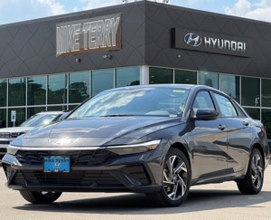 New 2025 Hyundai Elantra Sport image 1