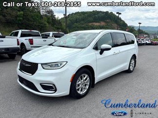 Used 2023 Chrysler Pacifica Touring image 1