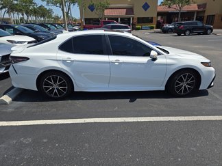 Used 2024 Toyota Camry SE image 1