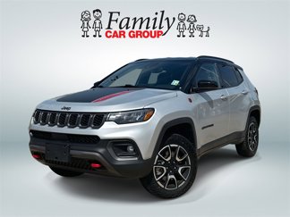 Used 2024 Jeep Compass Trailhawk image 1