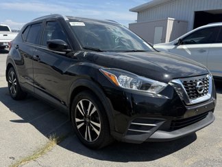 Used 2018 Nissan Kicks SV image 1
