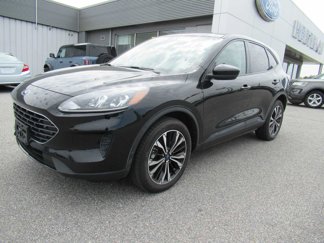 Used 2022 Ford Escape SE w/ SE Sport Appearance Package image 1