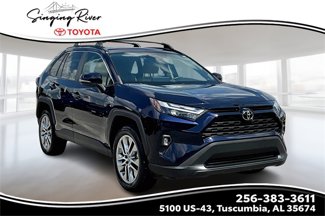Used 2018 Toyota RAV4 LE image 1