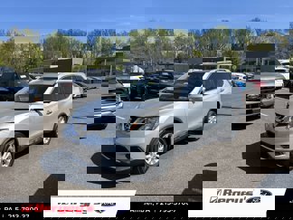 Used 2015 Nissan Rogue SV w/ SV Premium Package image 1