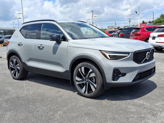 Used 2025 Volvo XC40 B5 Ultra w/ Climate Package image 1