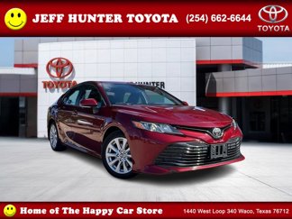 Used 2020 Toyota Camry LE image 1