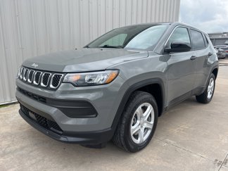 Used 2024 Jeep Compass Sport image 1