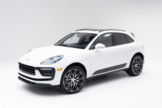 Certified 2022 Porsche Macan image 1