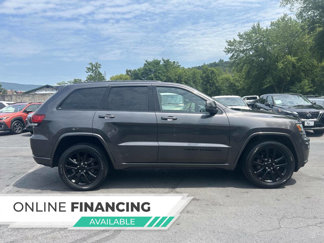 Used 2017 Jeep Grand Cherokee Altitude image 1