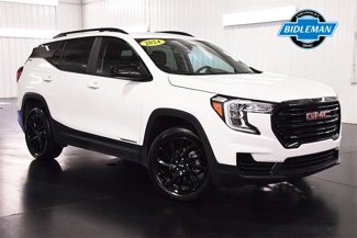 Used 2024 GMC Terrain SLE image 1