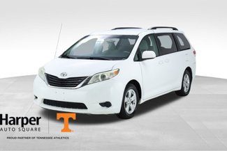 Used 2011 Toyota Sienna LE image 1