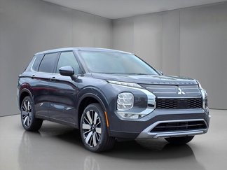 New 2025 Mitsubishi Outlander SE image 1