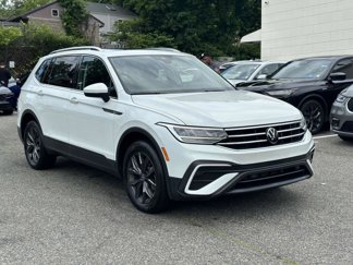 Used 2023 Volkswagen Tiguan SE image 1