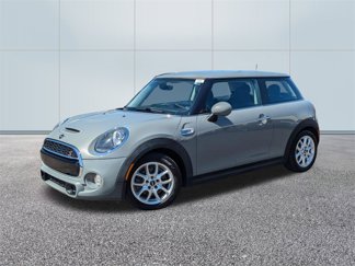 Used 2019 MINI Cooper S image 1