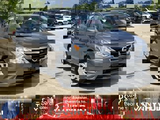 Used 2019 Nissan Versa SV image 1