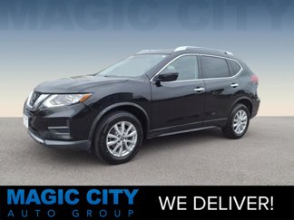 Used 2019 Nissan Rogue SV image 1