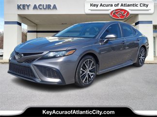 Used 2023 Toyota Camry SE image 1