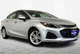 Used 2019 Chevrolet Cruze LT w/ Convenience Package image 1