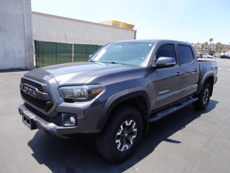 Used 2017 Toyota Tacoma TRD Off-Road image 1