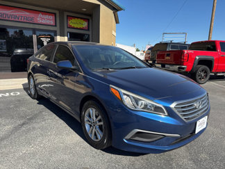 Used 2017 Hyundai Sonata SE image 1