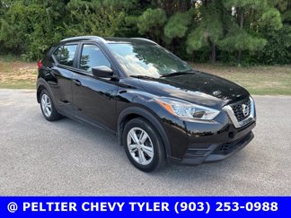 Used 2019 Nissan Kicks S image 1