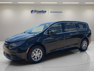 Used 2023 Chrysler Voyager LX image 1