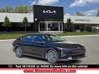 New 2025 Kia K4 LX image 1