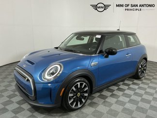 Certified 2024 MINI Cooper SE image 1