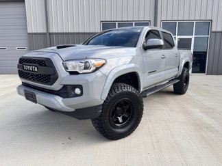 Used 2019 Toyota Tacoma TRD Sport image 1