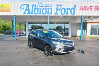 Used 2019 Ford Escape SE image 1
