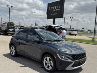 Used 2022 Hyundai Kona SEL image 1