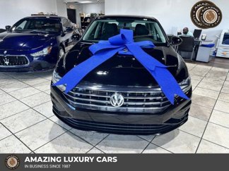 Used 2021 Volkswagen Jetta R-Line image 1
