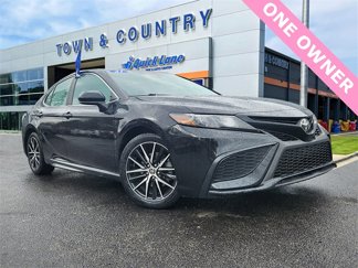 Used 2021 Toyota Camry SE image 1