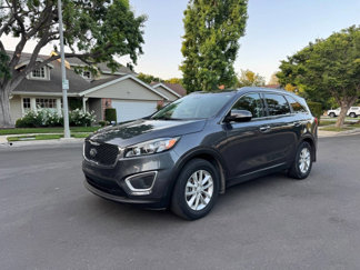 Used 2017 Kia Sorento LX w/ LX Convenience Package image 1