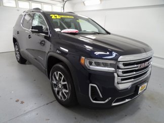 Certified 2022 GMC Acadia SLT w/ Preferred Package image 1
