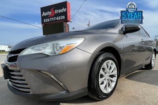 Used 2015 Toyota Camry LE image 1