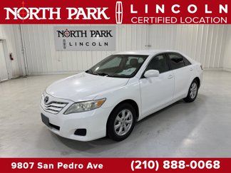 Used 2011 Toyota Camry LE image 1