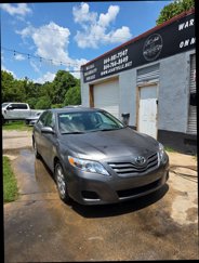 Used 2010 Toyota Camry LE image 1
