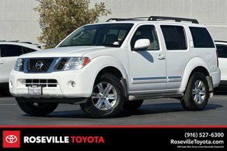 Used 2012 Nissan Pathfinder Silver image 1