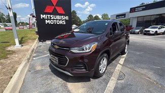 Used 2021 Chevrolet Trax LT w/ Premium Seat Package image 1