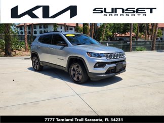 Used 2022 Jeep Compass Latitude image 1