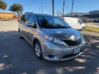 Used 2012 Toyota Sienna LE image 1