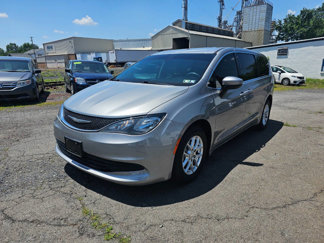 Used 2017 Chrysler Pacifica LX image 1