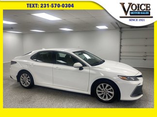 Used 2022 Toyota Camry LE w/ Carpet Mat Package (TMS) image 1
