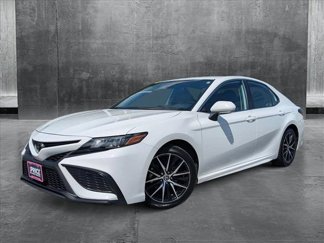 Used 2023 Toyota Camry SE image 1