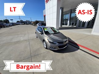 Used 2018 Chevrolet Cruze LT w/ Convenience Package image 1