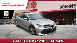 Used 2018 Toyota Camry LE image 1